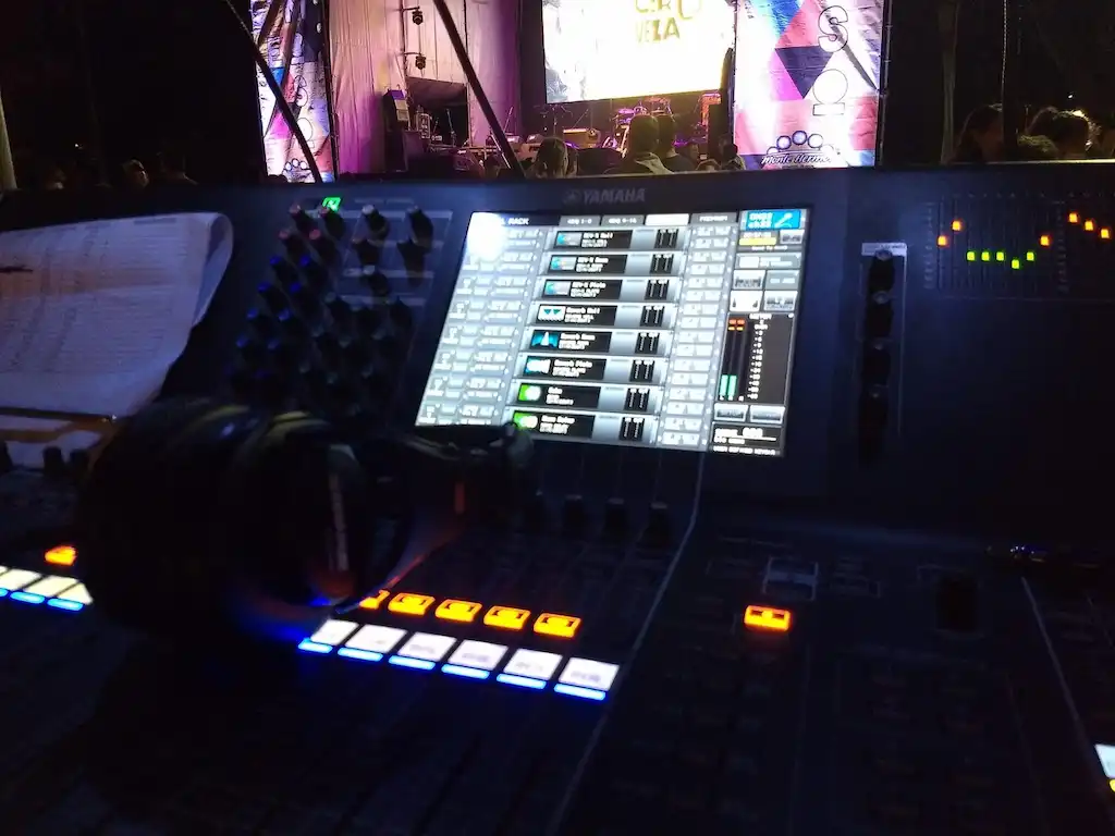 Consola Yamaha en evento FOH